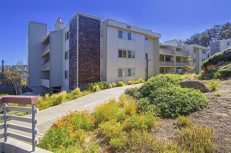 1st image of 331 Philip Dr APT 304