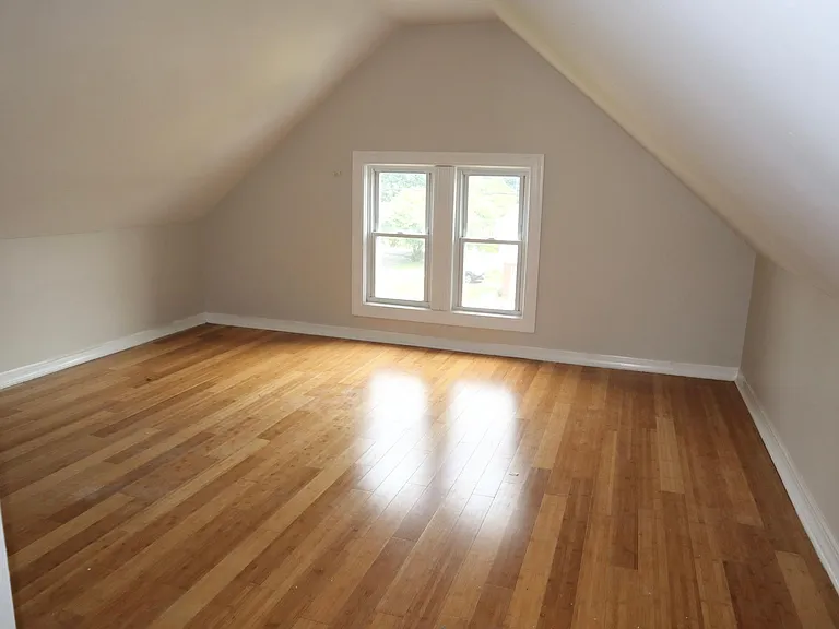 1250 Woodfield Rd #3 — Photo 8