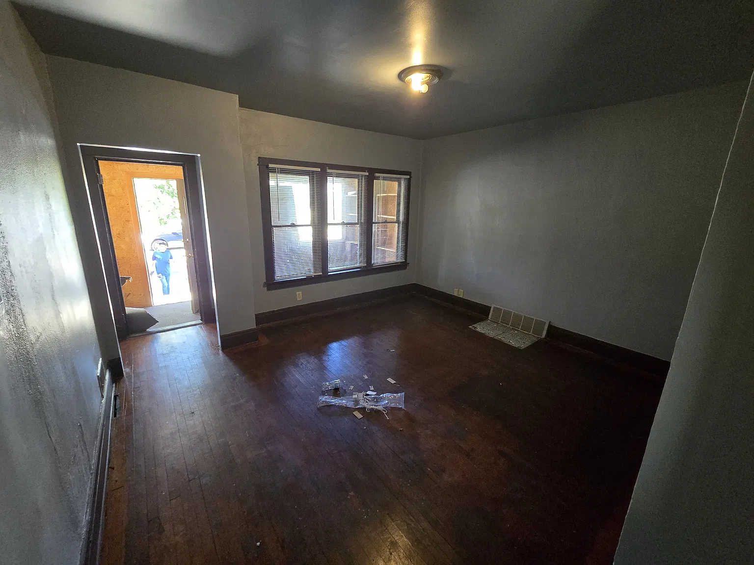 2 bed, $950 — Photo 1