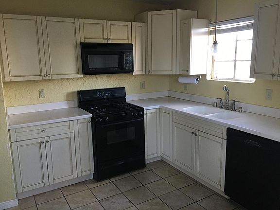 4th image of 712 El Prado Ave