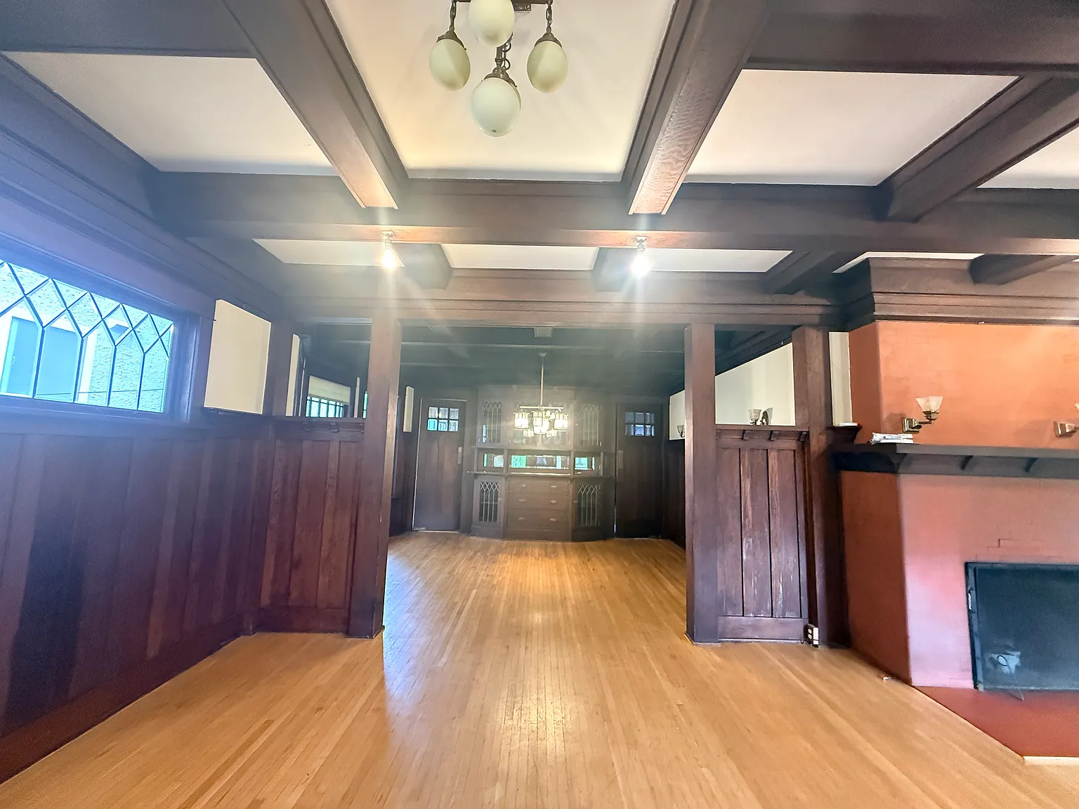 4 bed, 2130 sqft, $4,470 — Photo 2
