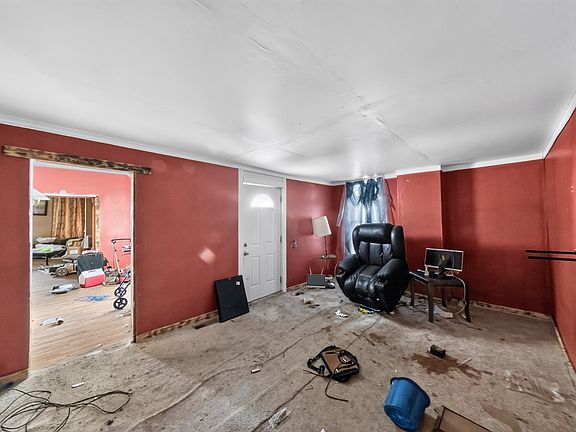 2nd image of 517 W Kohler St