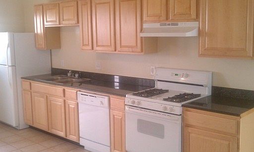 2nd image of 1112 Evelyn Ln APT A