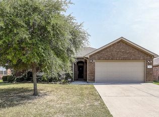 713 Meadowedge Ln, Denton, TX 76207