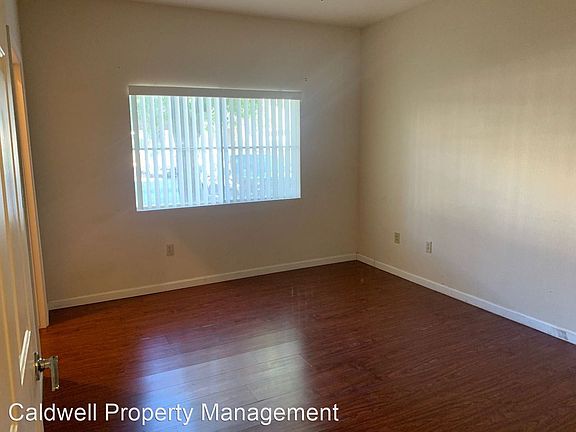 4th image of 3830 S Lakewood Pkwy #1089