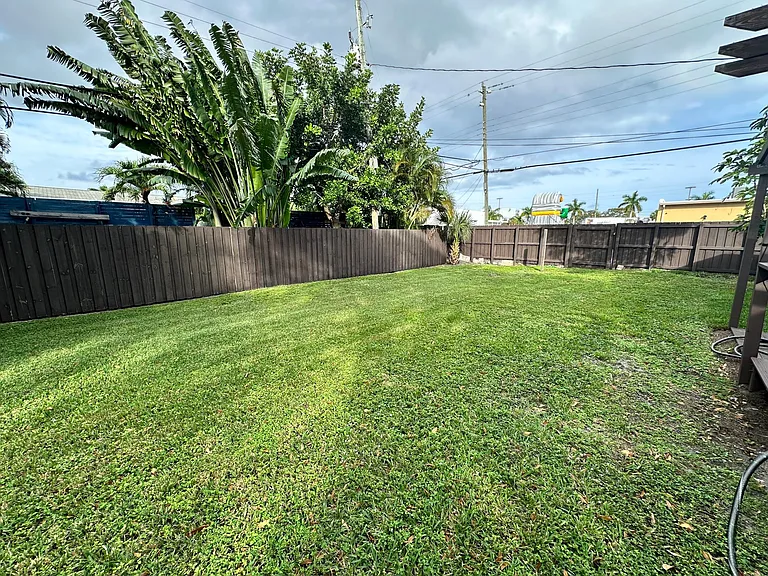 61 NW 35th St #2 — Photo 35