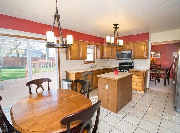 4th image of 1514 Oak Tree Dr