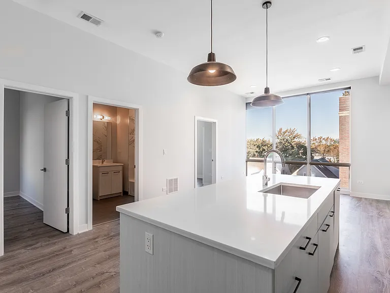 2246 W Lawrence Ave #402 — Photo 6