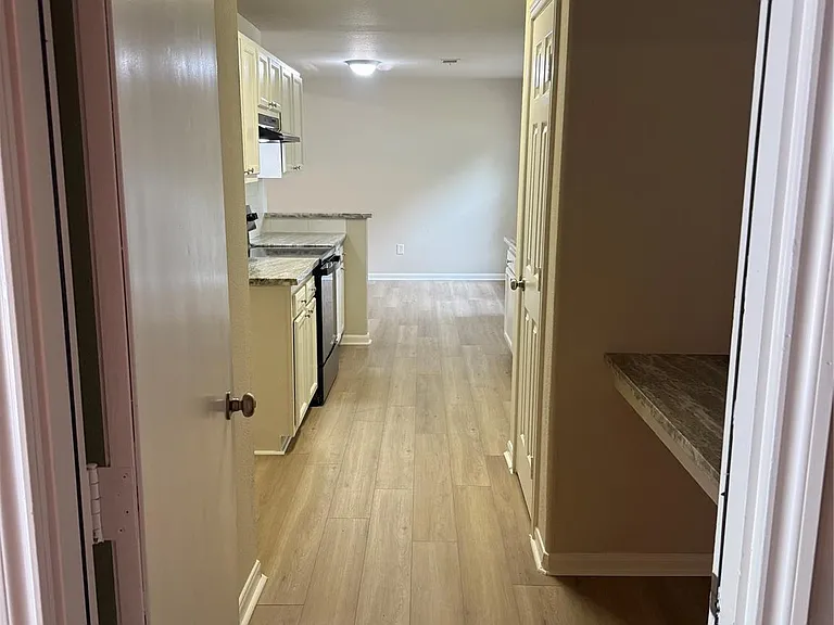 174 E Sunset Dr — Photo 12
