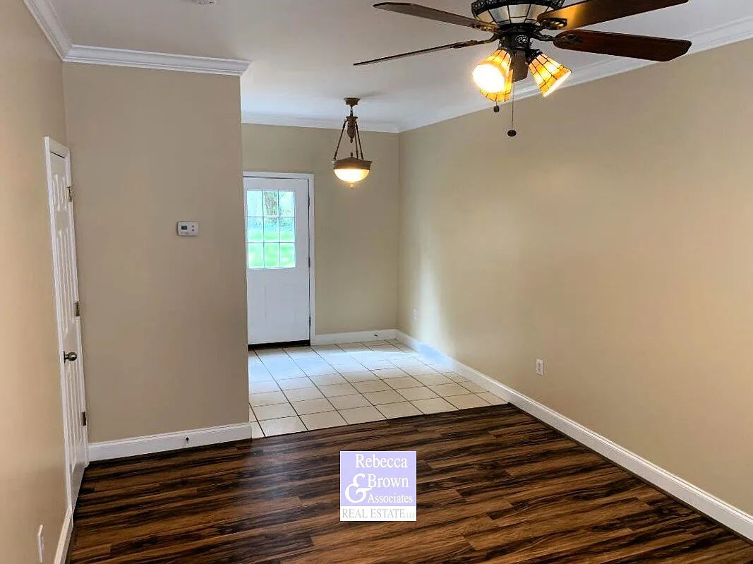 2 bed, 2.5 bath, 1092 sqft, $1,200 — Photo 2