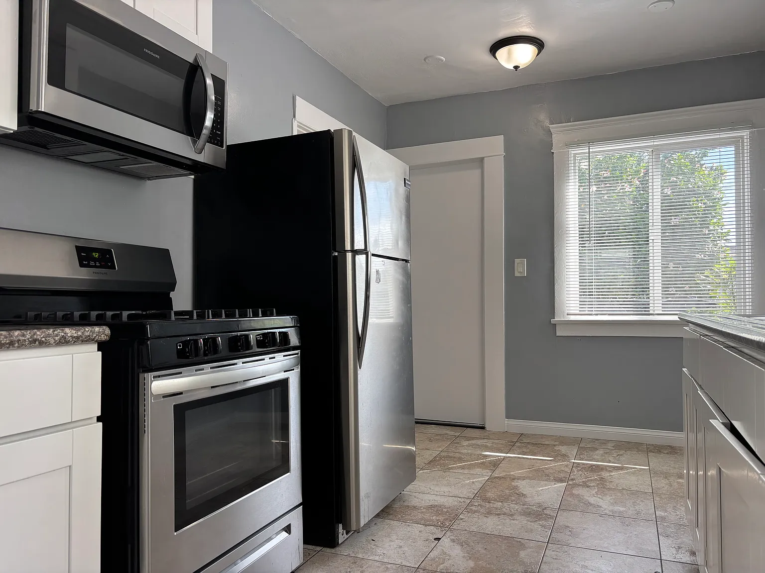 2 bed, 600 sqft, $2,295 — Photo 4