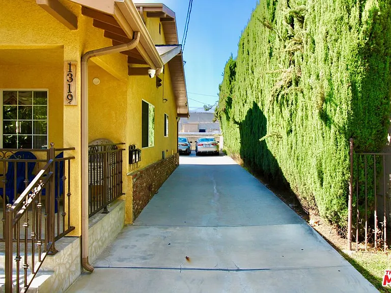 1319 E California Ave #B — Photo 17