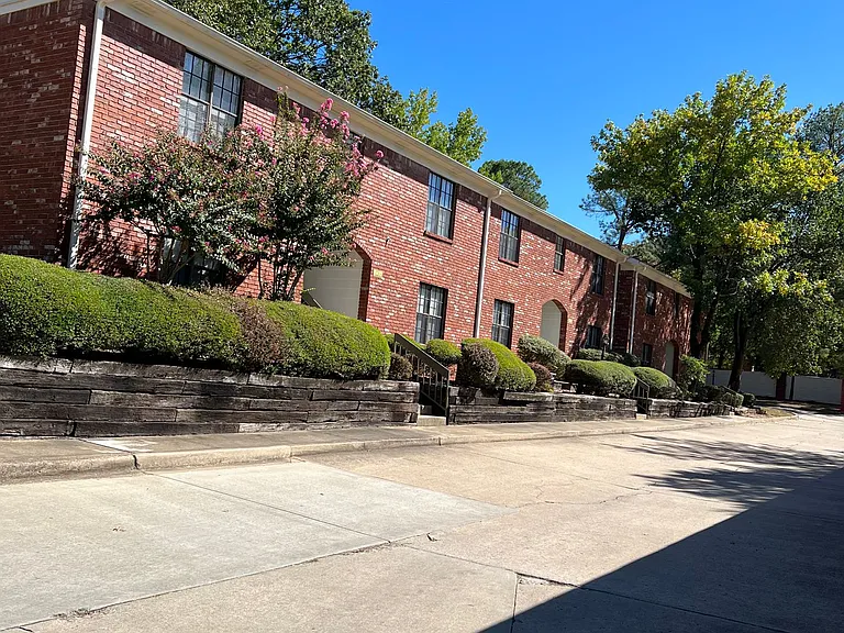 CM Properties of Fort Smith, LLC dba Oakwood Gardens — Photo 24