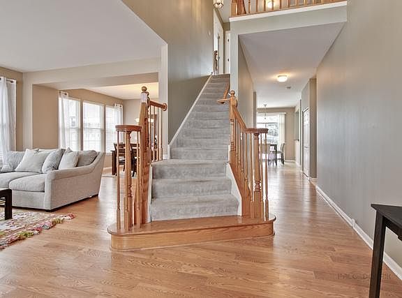4th image of 1505 N Oakmont Dr