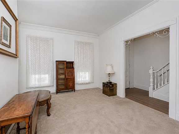4th image of 38 Shepherd Ave