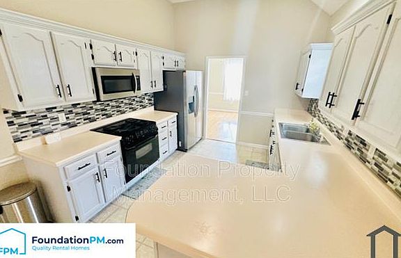 3rd image of 3617 Polly Dr