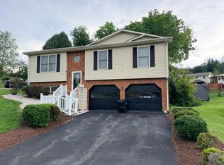 5711 Deputy Dr, Roanoke, VA 24019