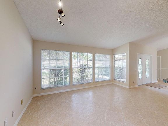 5th image of 1038 SW Mantilla Ave