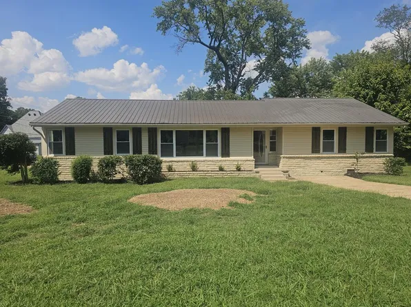 306 College Hts, Greenfield, TN 38230