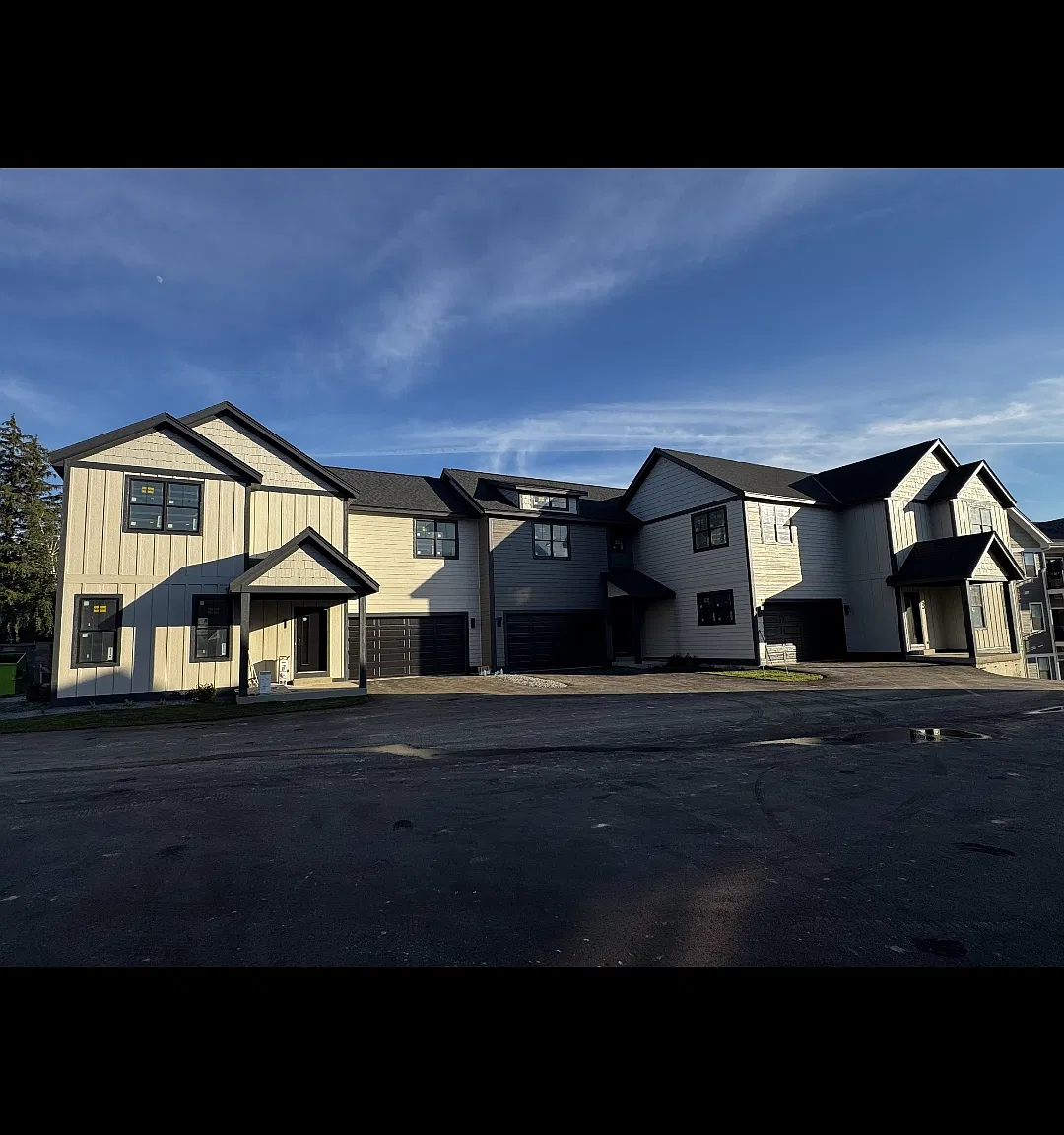 3 bed, 2.5 bath, 2317 sqft, $4,000 — Photo 1