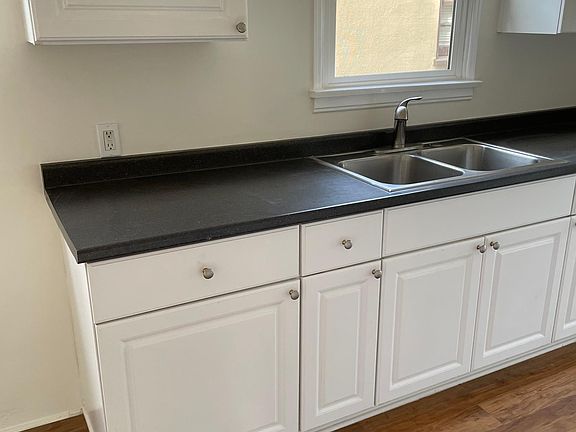 5th image of 819 E Washington Blvd