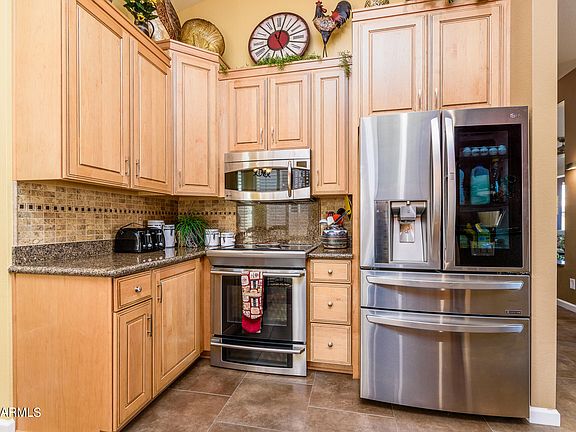 5th image of 1526 E LA COSTA Drive