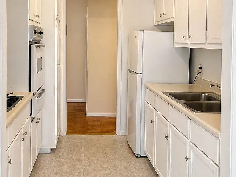 1401 Ocean Ave #1K — Photo 7