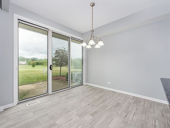 5th image of 66 N Golfview Ct