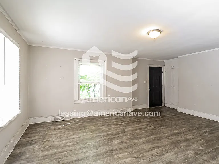 17970_003_living_room_4.jpg