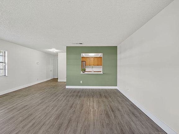 3rd image of 2517 S 17th St #2513-206