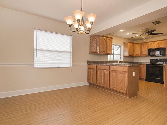 3rd image of 2717 Sherwood Dr
