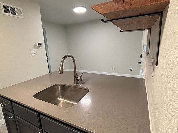 2nd image of 3503 Alpine Cir APT D