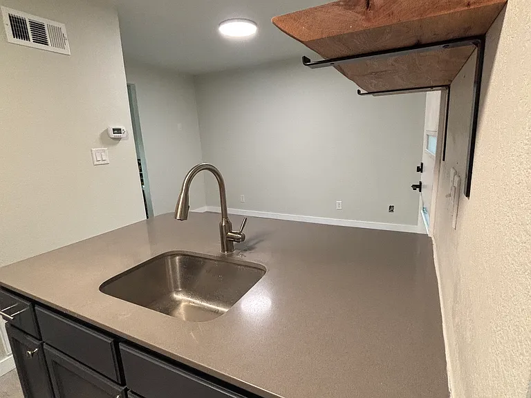 3503 Alpine Cir #D — Photo 2