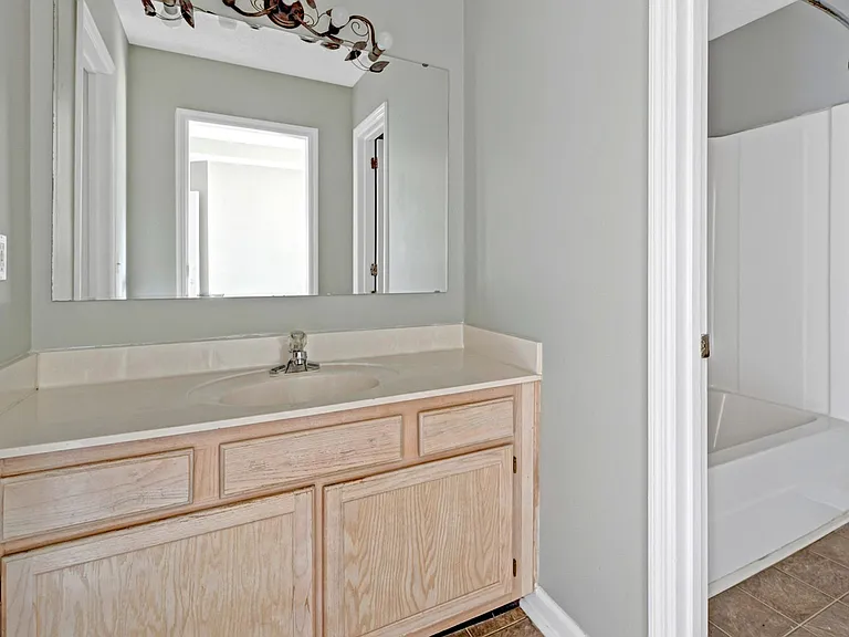 2712 Riverbend Dr — Photo 8