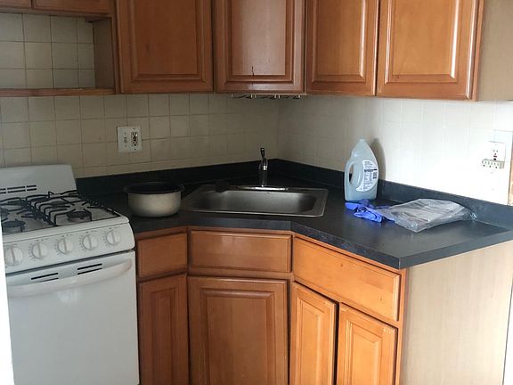 2nd image of 61-15 166th St #2