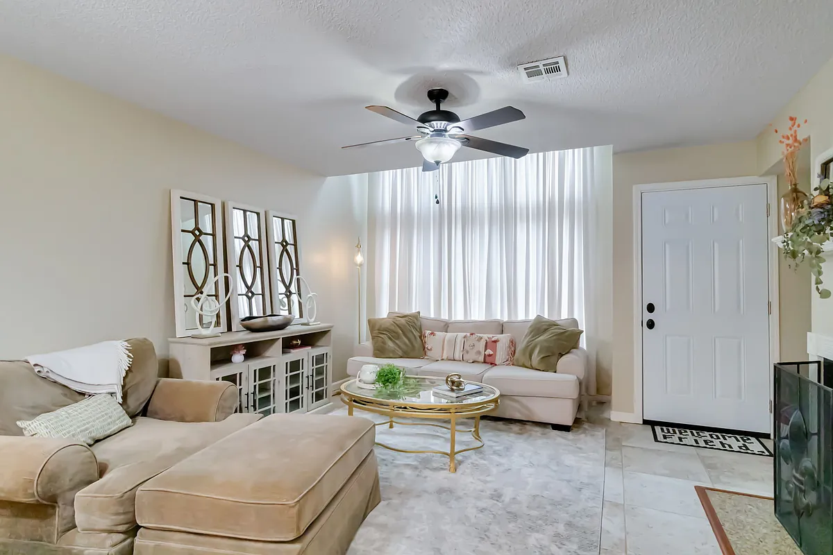 Building Photo - 210 Long Plantation Blvd #D