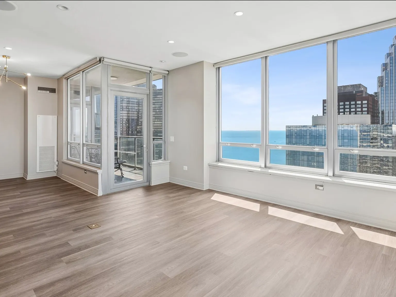 2 bed, 2.5 bath, 1690 sqft, $5,495 — Photo 3