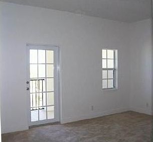 2nd image of 618 SW 1st Ave #618