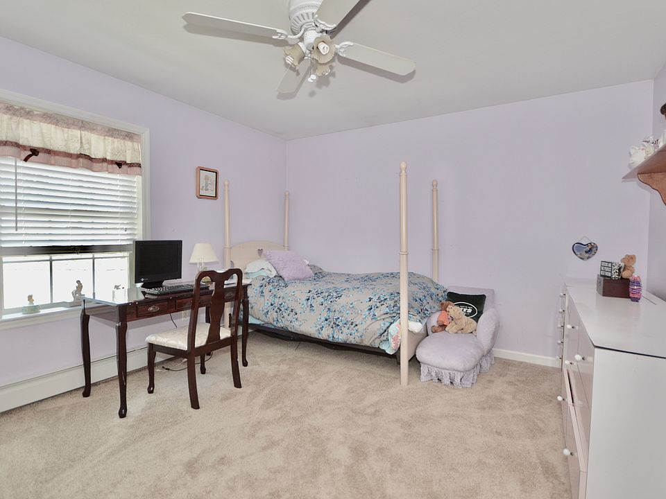 1st image of 5 Parkway Dr