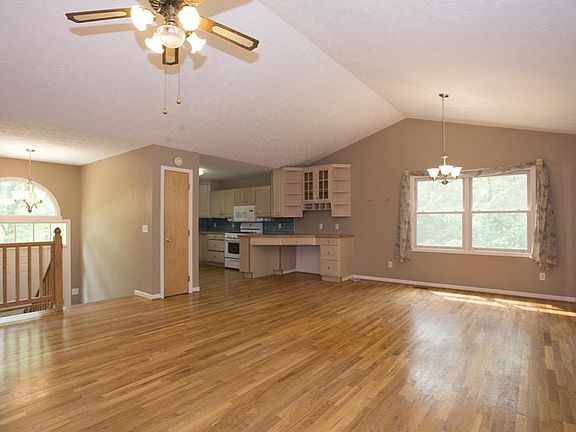 4th image of 22502 Wynsmythe Dr S