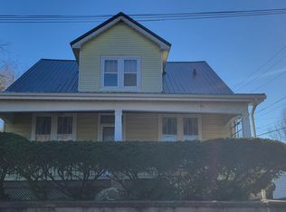 1022 Cedar St, Quincy, IL 62301