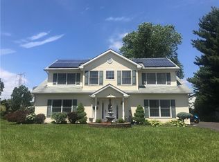 55 W Knollwood Rd, Edison, NJ 08817