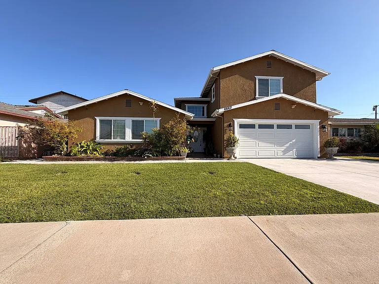 6662 San Francisco Dr — Photo 1