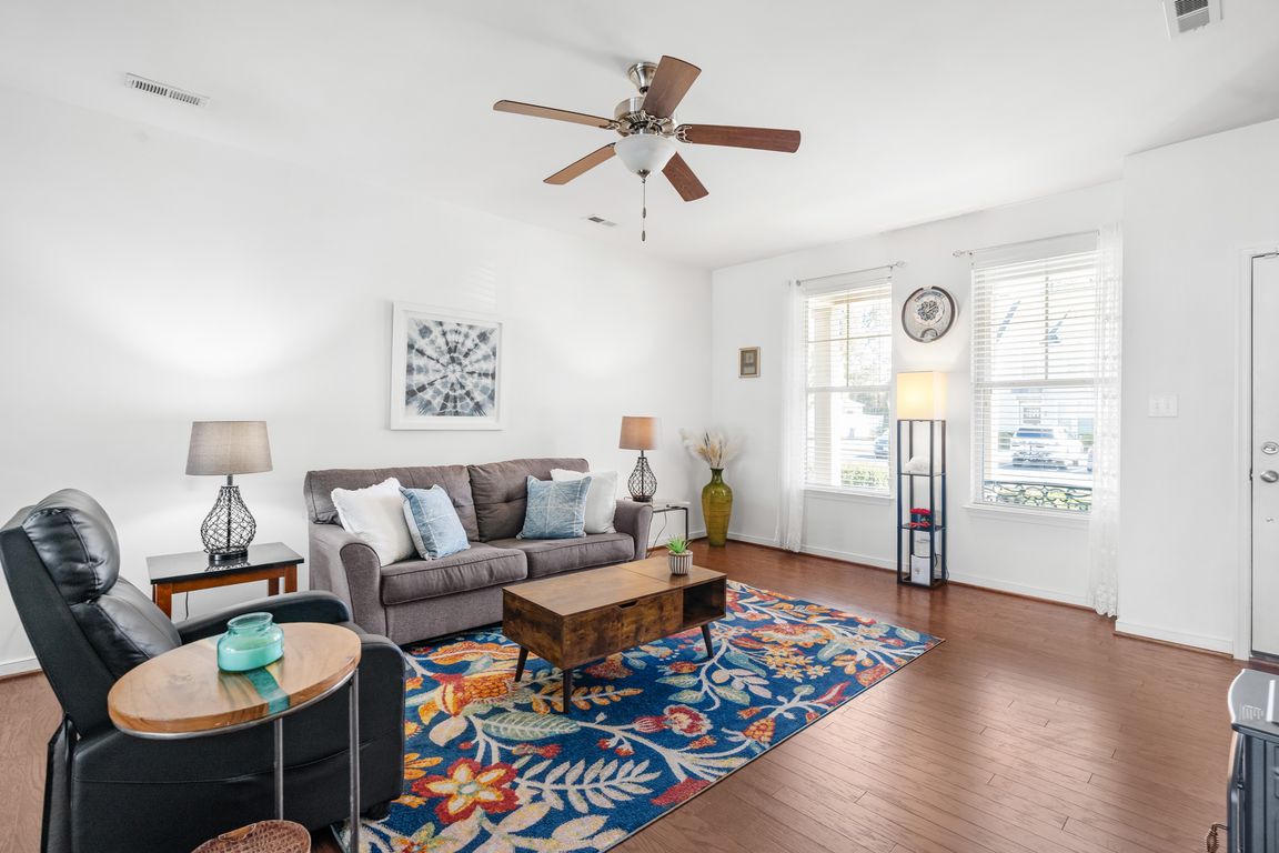 next background image