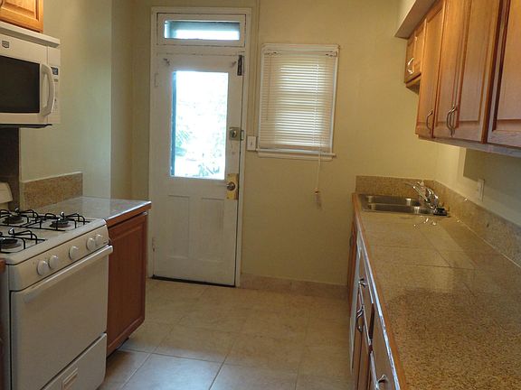 4th image of 1340 W 3rd Ave #C