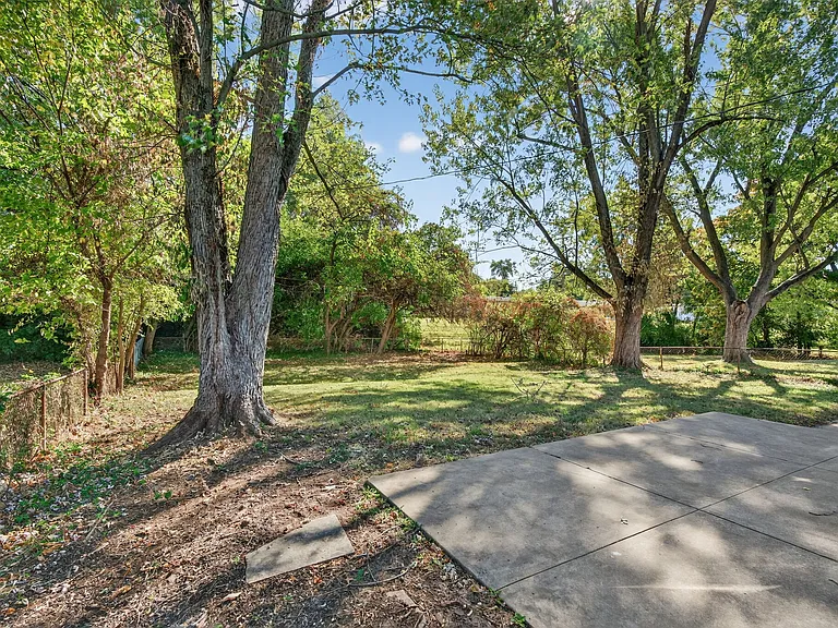 2358 Vorhof Dr — Photo 34