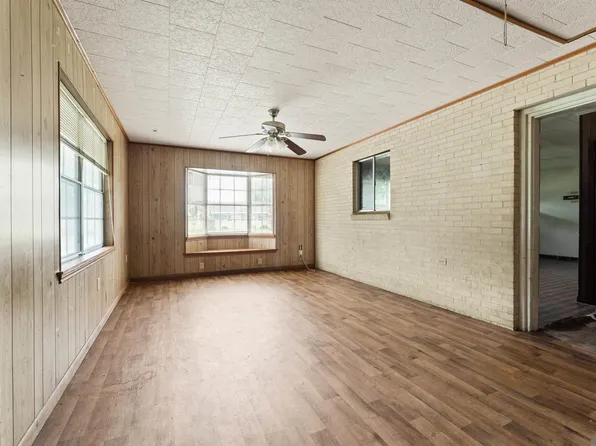 405 Vatican Dr, Donaldsonville, LA 70346