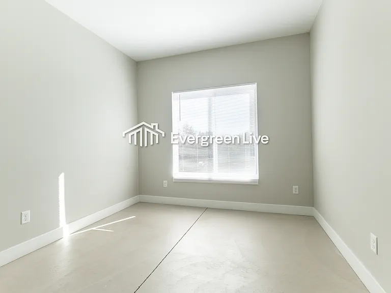223 E Northern Ct — Photo 14