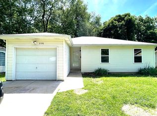 2106 N Roosevelt Ave, Springfield, MO 65803