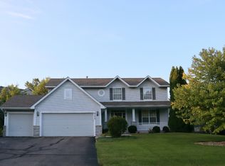 9170 Sunnyvale Dr, Chanhassen, MN 55317